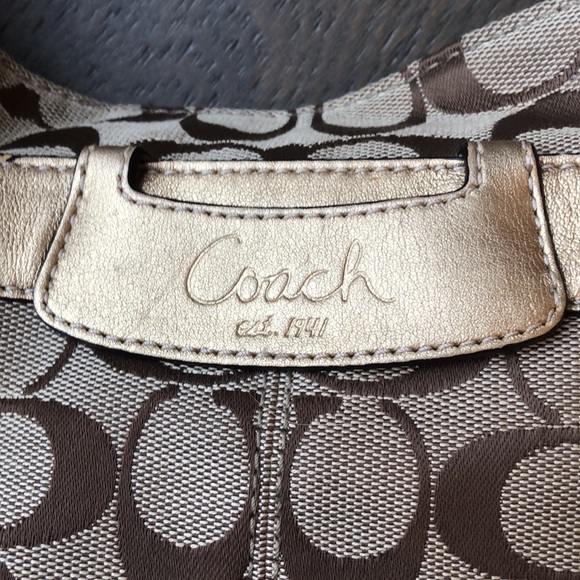 Signature COACH Satchel Bag w/Gold Trim & Hardware - Picture 2 of 8